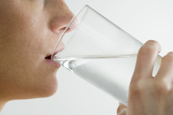 drinking-water-with-meals