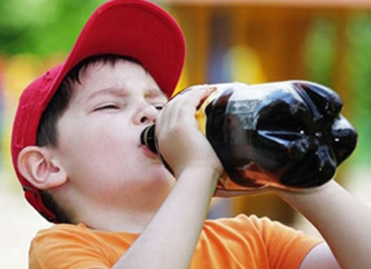 kid-drinking-pop